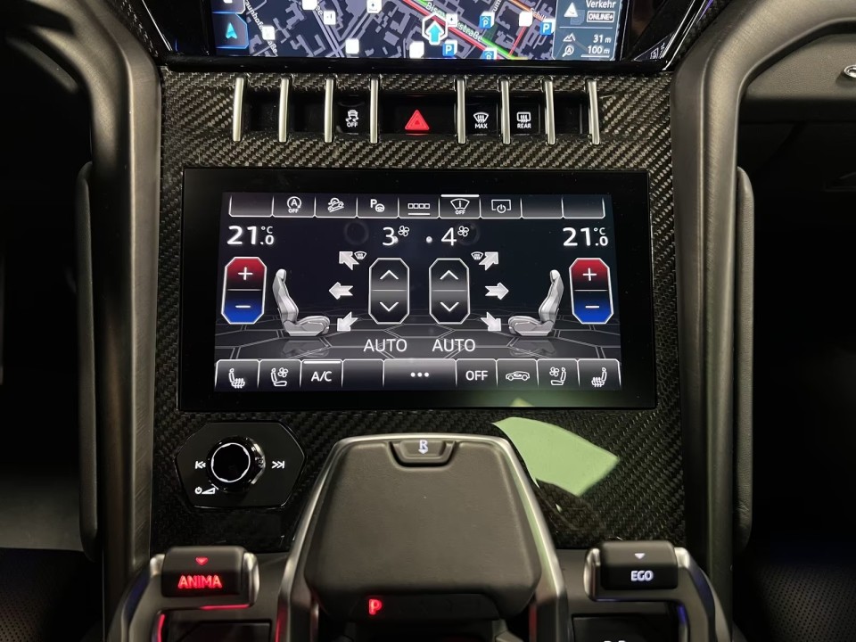 Lamborghini URUS - foto 17