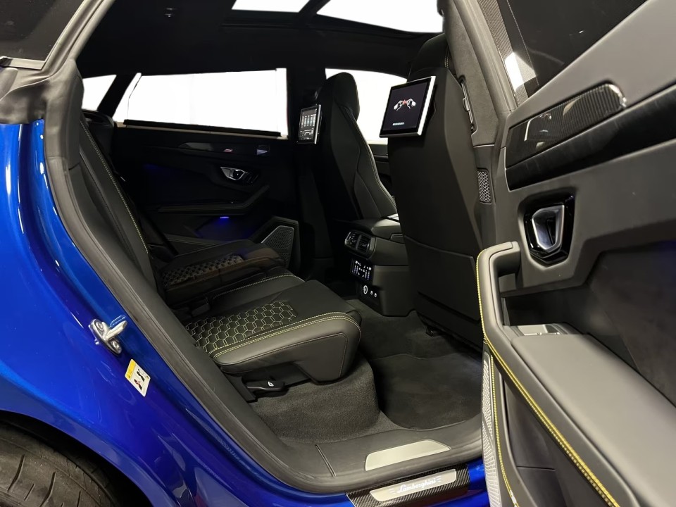 Lamborghini URUS - foto 26