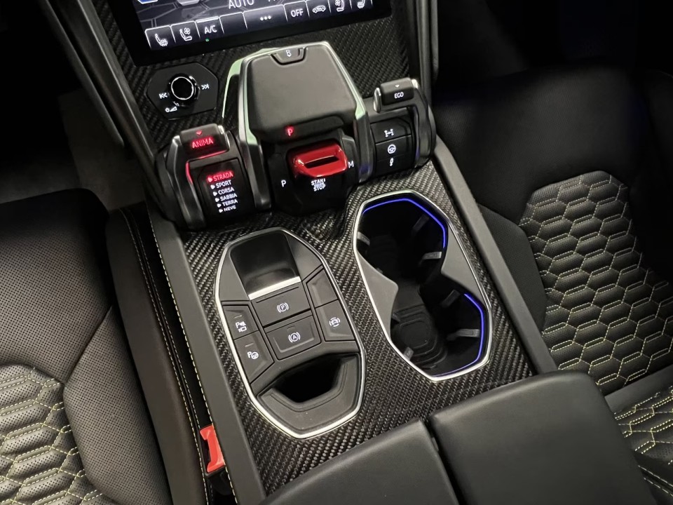 Lamborghini URUS - foto 15