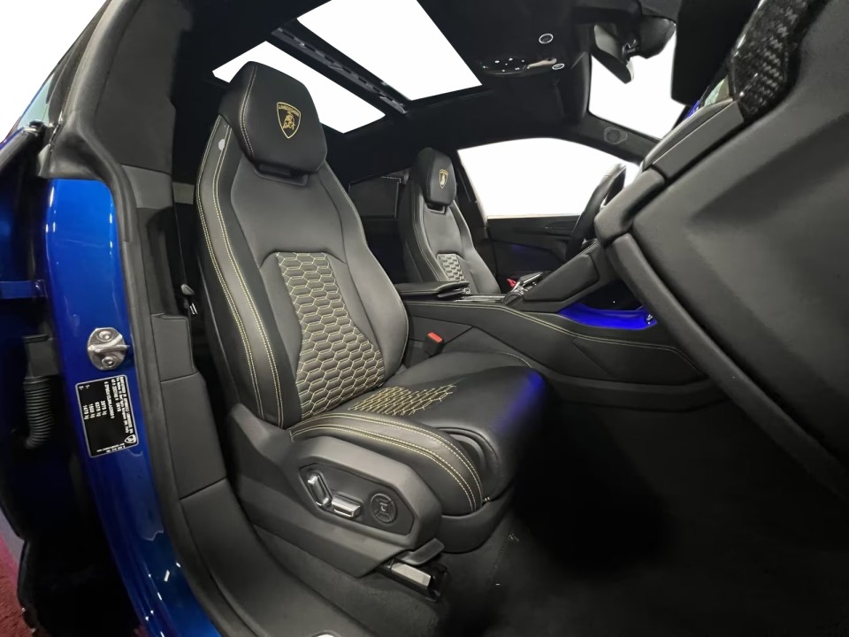 Lamborghini URUS - foto 25