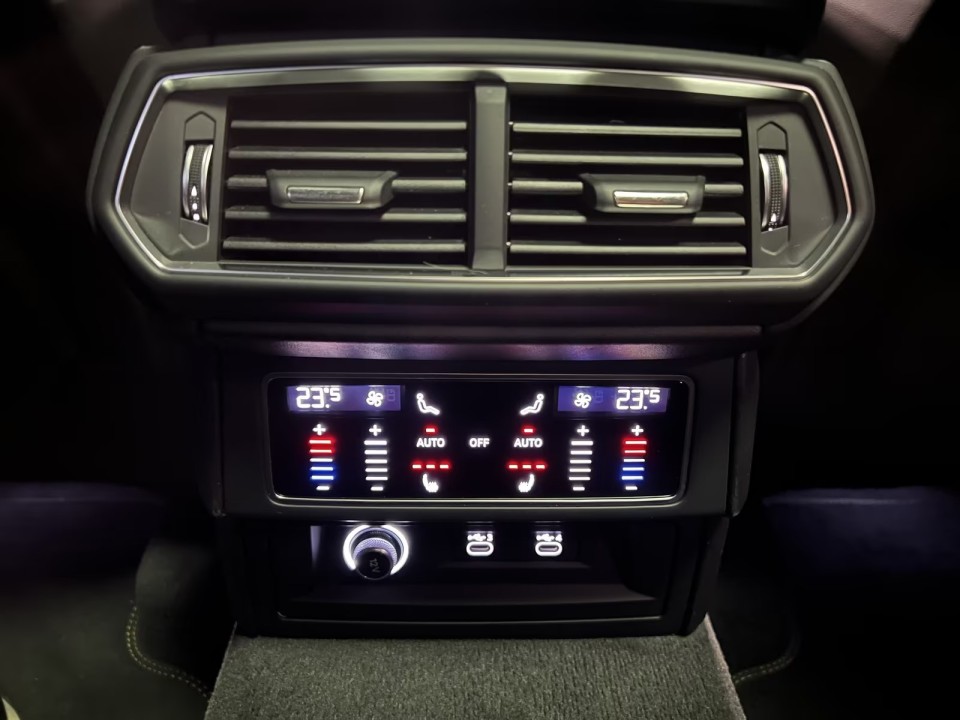 Lamborghini URUS - foto 22