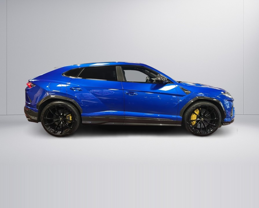 Lamborghini URUS (2)