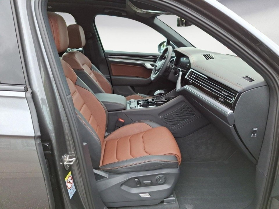 Volkswagen Touareg V6 TDI R-Line - foto 16