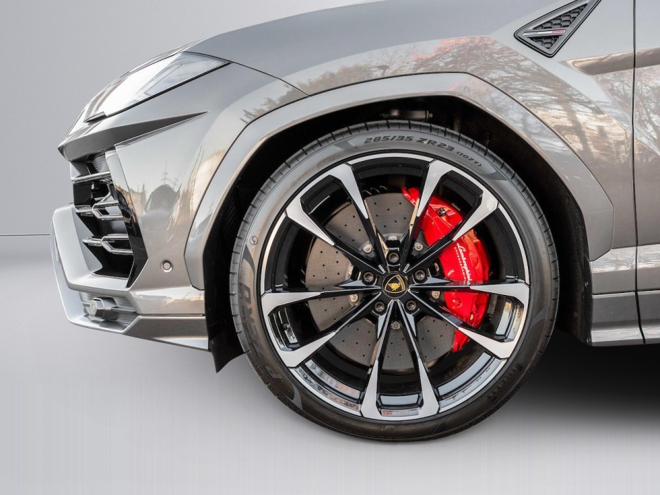 Lamborghini URUS - foto 29