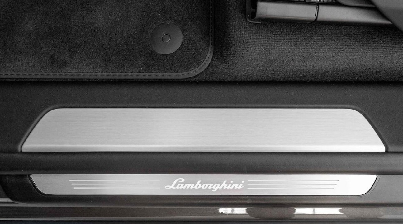 Lamborghini URUS - foto 27