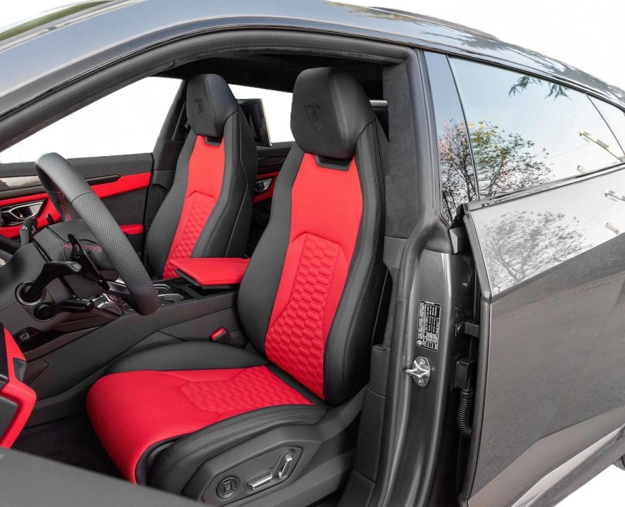 Lamborghini URUS - foto 12