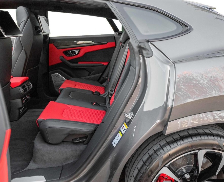 Lamborghini URUS - foto 9