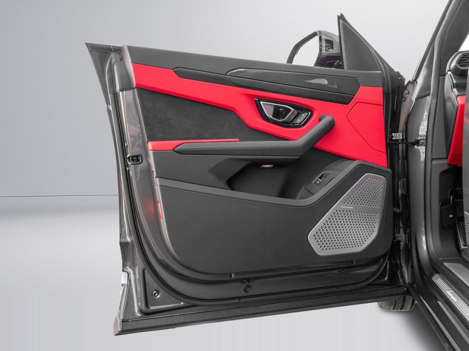 Lamborghini URUS - foto 26