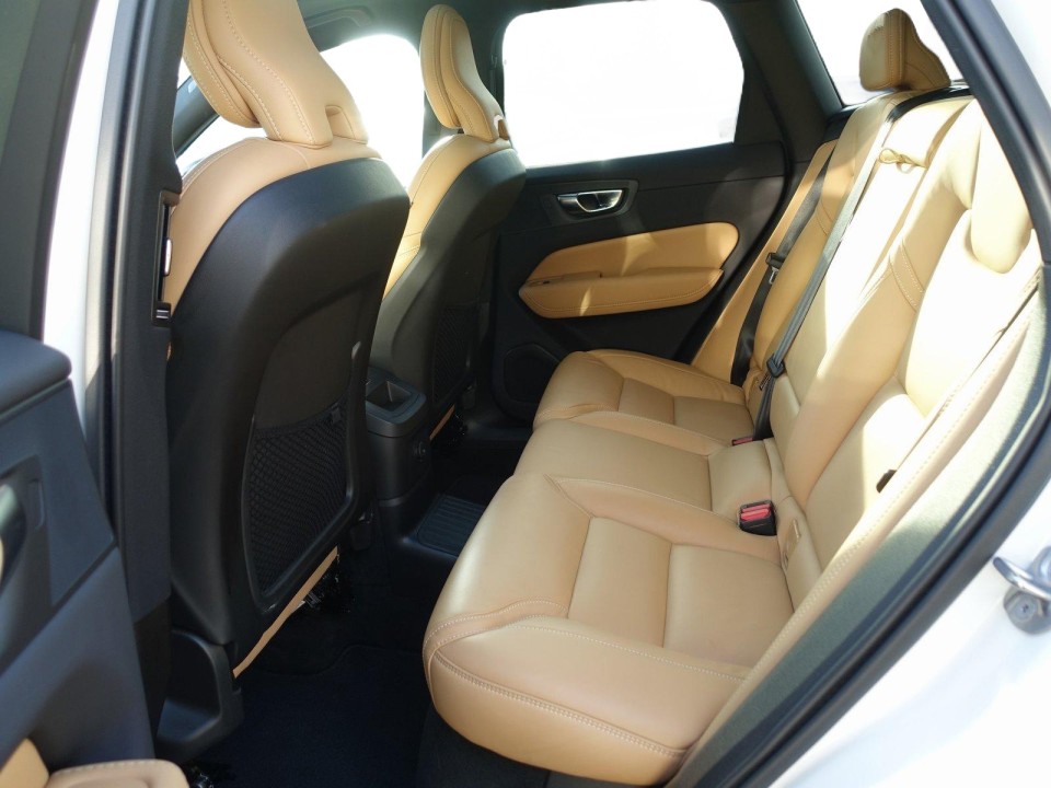 Volvo XC 60 T6 Plus Dark - foto 10