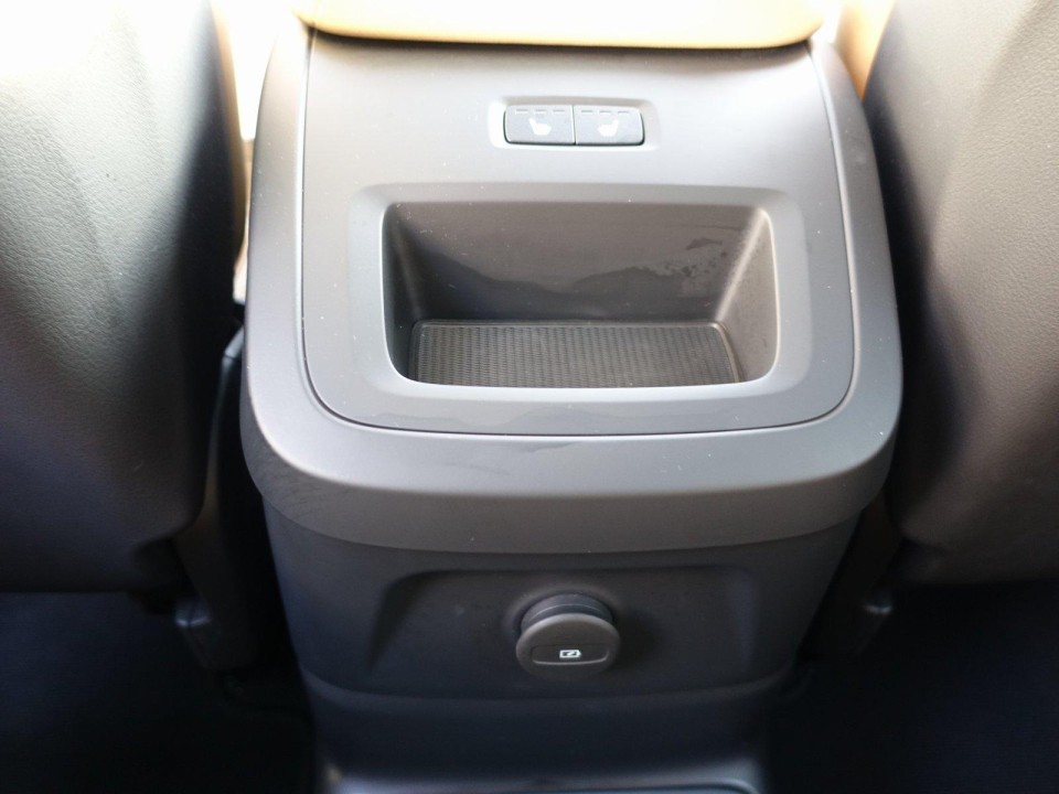 Volvo XC 60 T6 Plus Dark - foto 17