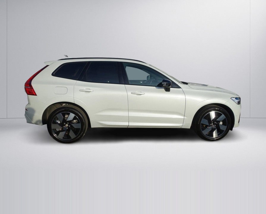 Volvo XC 60 T6 Plus Dark (2)