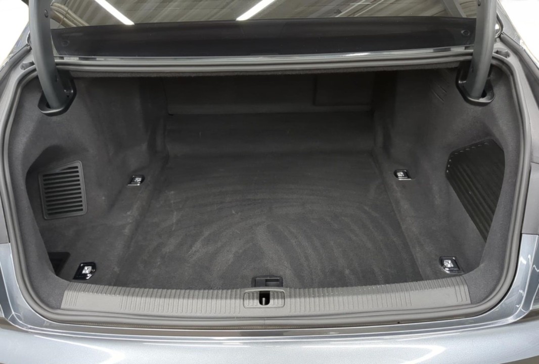 Audi S8 TFSI quattro - foto 11