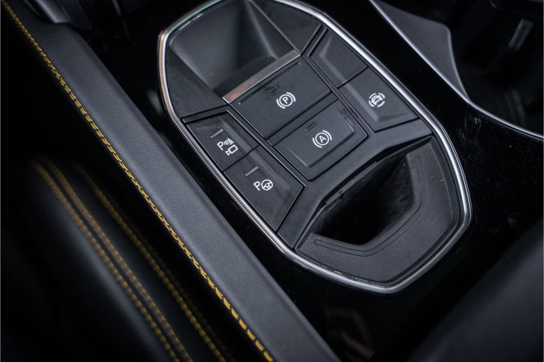 Lamborghini URUS - foto 26