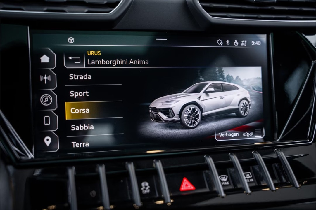 Lamborghini URUS - foto 31