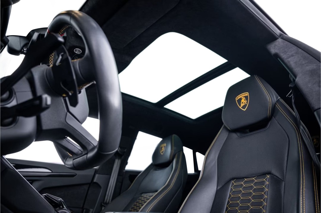 Lamborghini URUS - foto 14