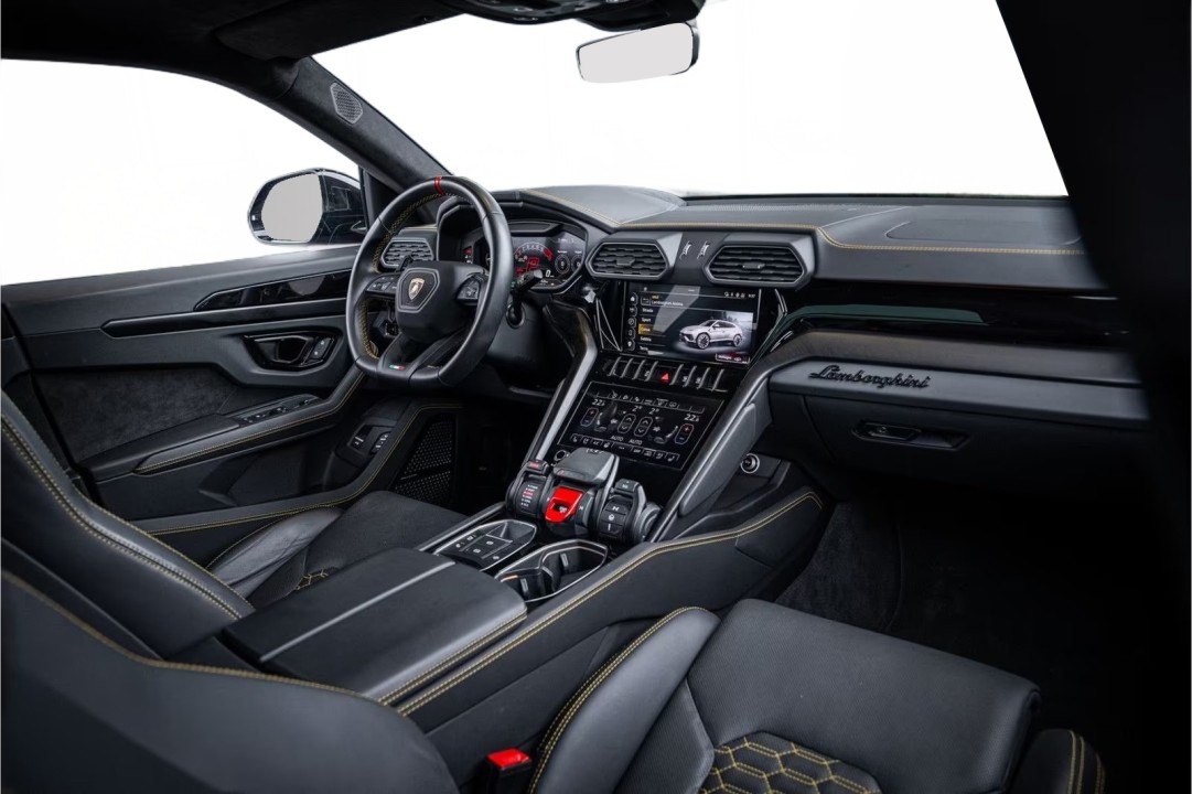 Lamborghini URUS - foto 12