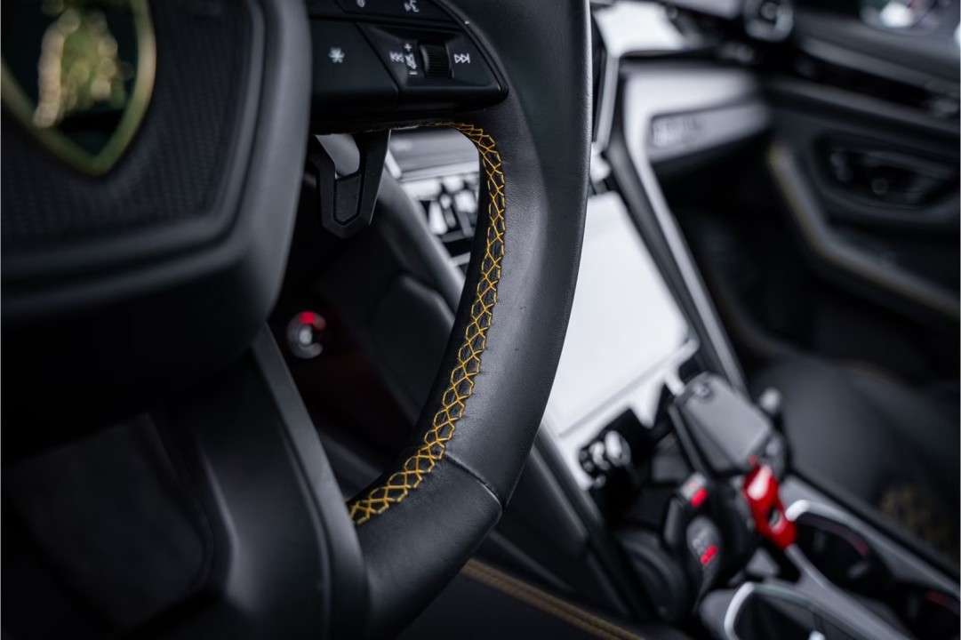 Lamborghini URUS - foto 16