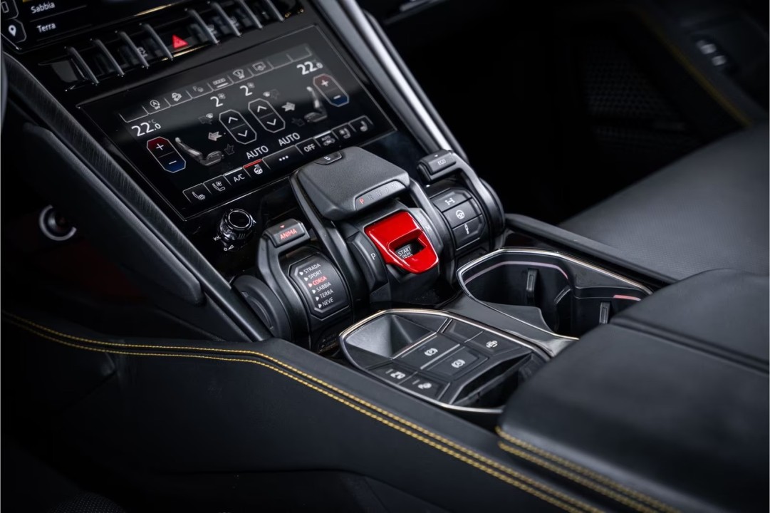 Lamborghini URUS - foto 21