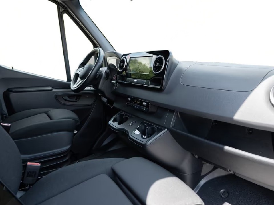 Mercedes-Benz Sprinter Tourer 319CDI (5)