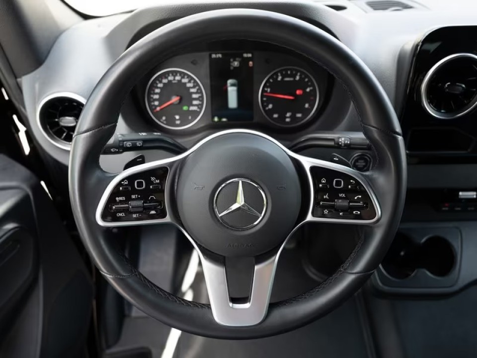 Mercedes-Benz Sprinter Tourer 319CDI (3)