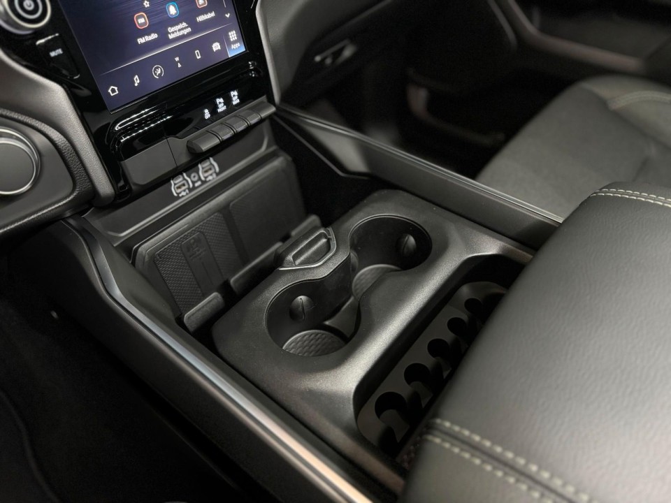 Dodge RAM 1500 BigHorn - foto 14