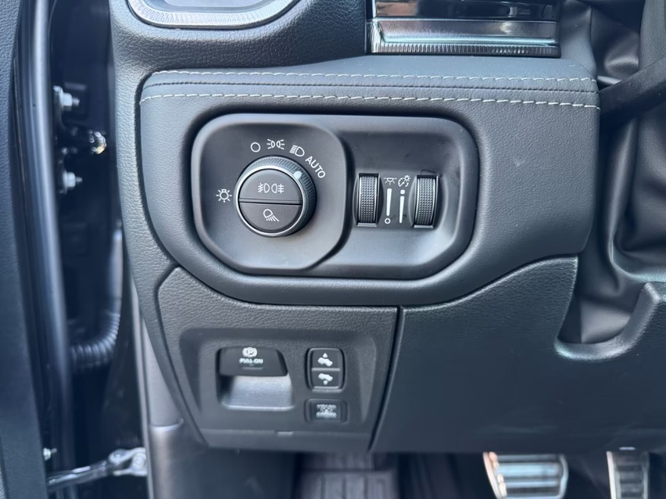 Dodge RAM 1500 - foto 25