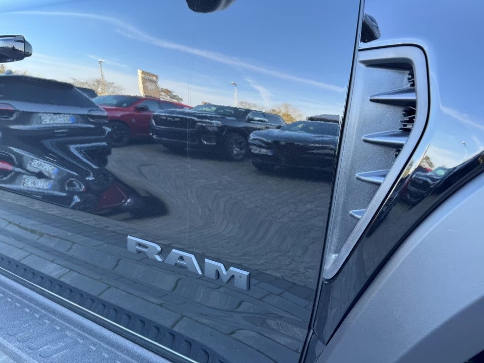 Dodge RAM 1500 - foto 38