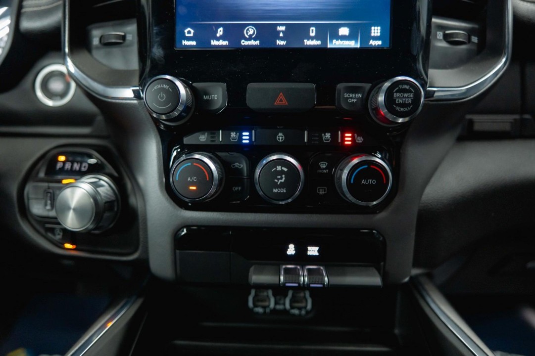 Dodge RAM Laramie - foto 21