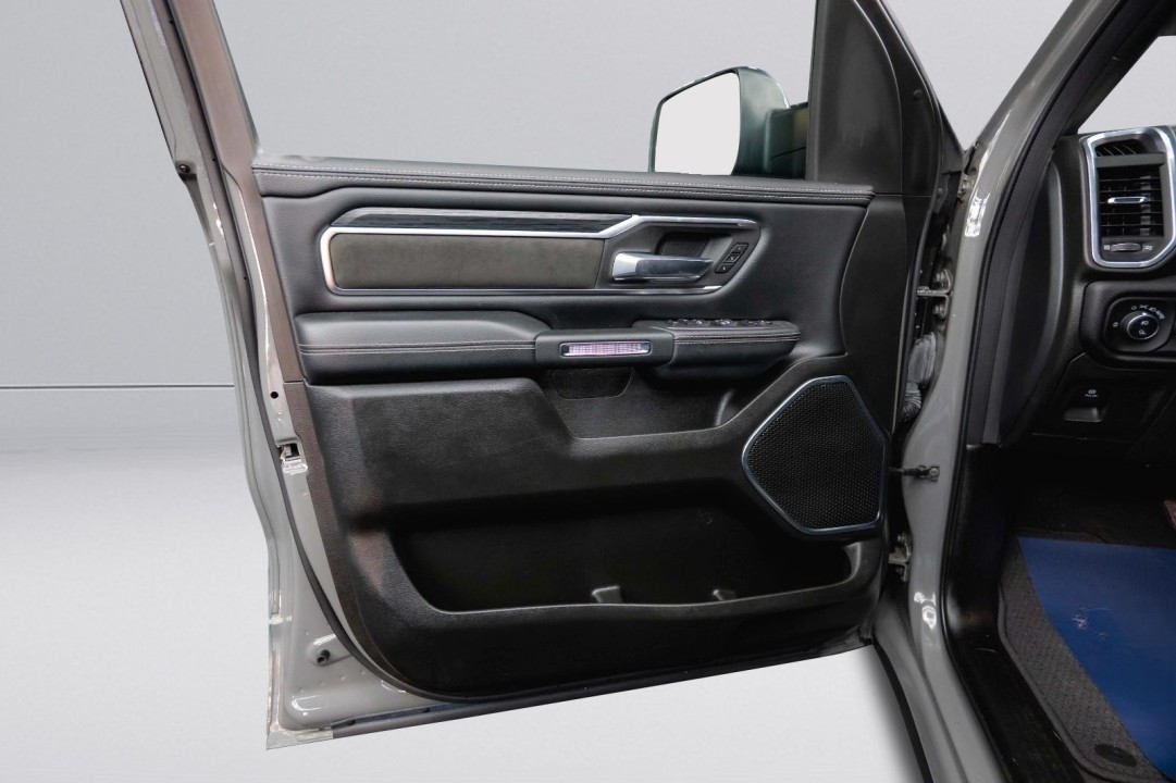 Dodge RAM Laramie - foto 29