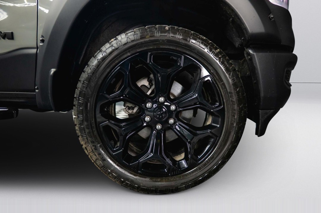 Dodge RAM Laramie - foto 37