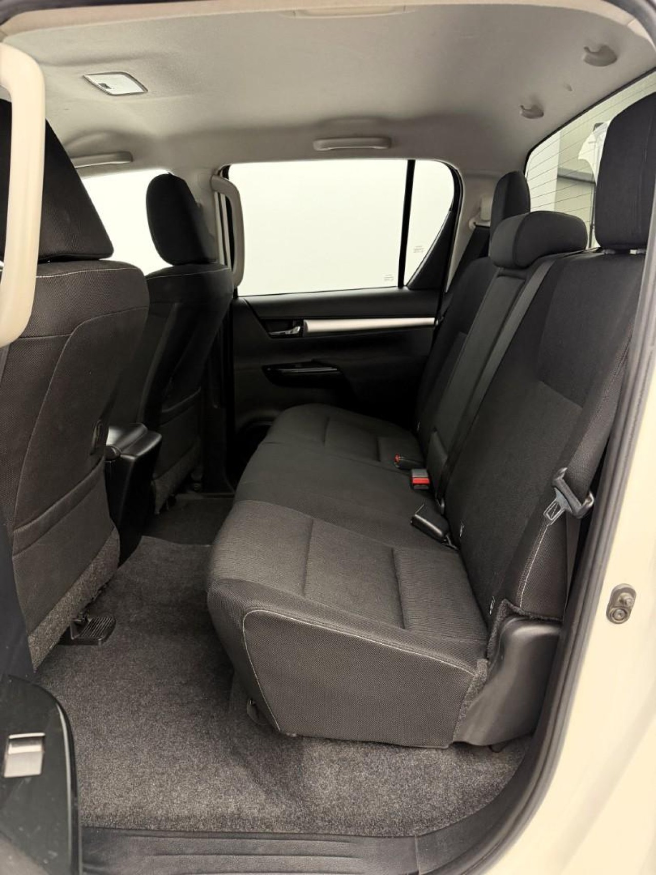 Toyota Hilux - foto 14