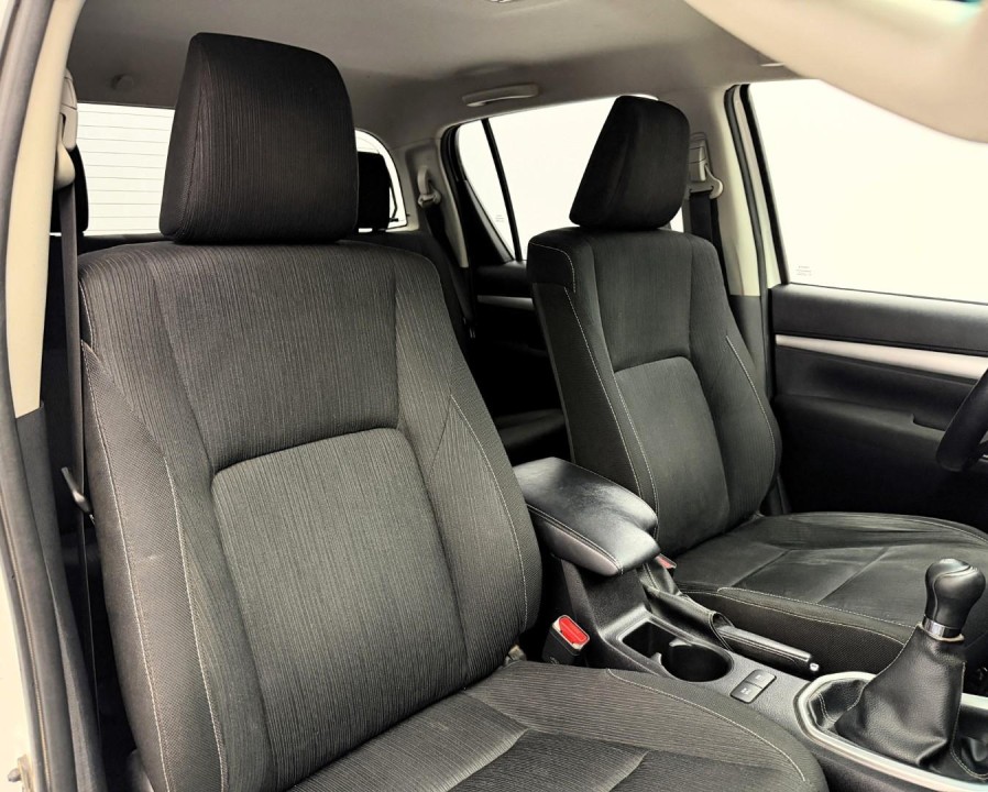 Toyota Hilux - foto 17