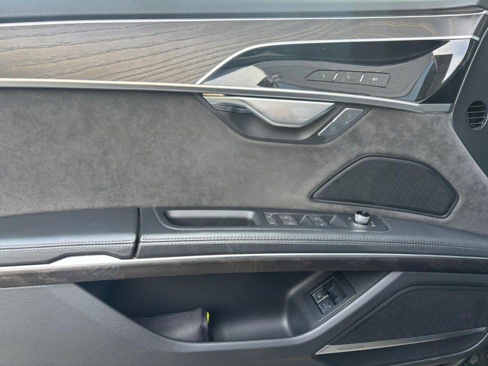 Audi A8 60 TFSIe quattro tiptronic - foto 11