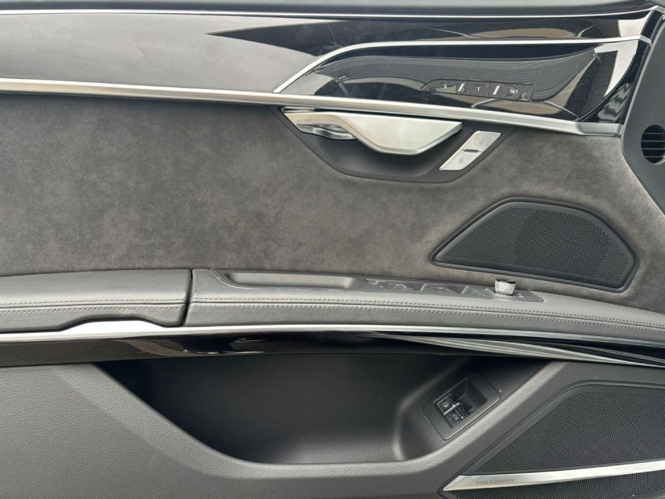 Audi A8 60 TFSIe quattro tiptronic - foto 12