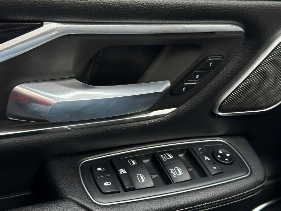 Dodge RAM 1500 Laramie - foto 18