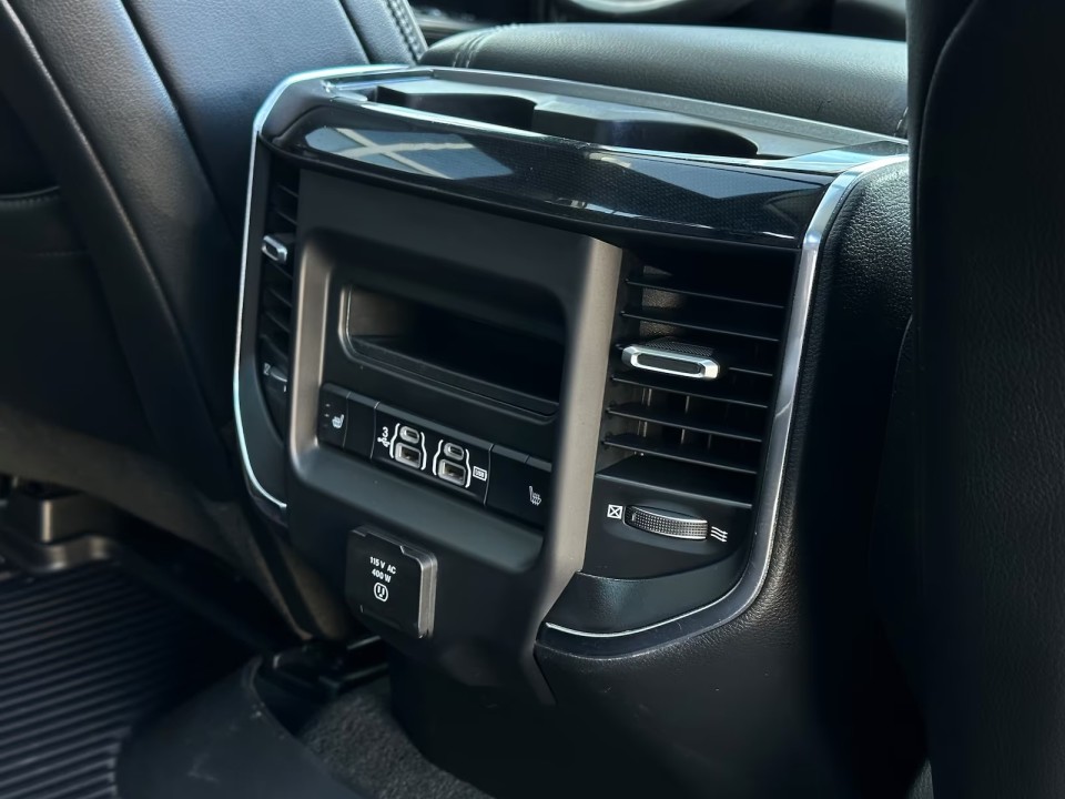 Dodge RAM 1500 Laramie - foto 15