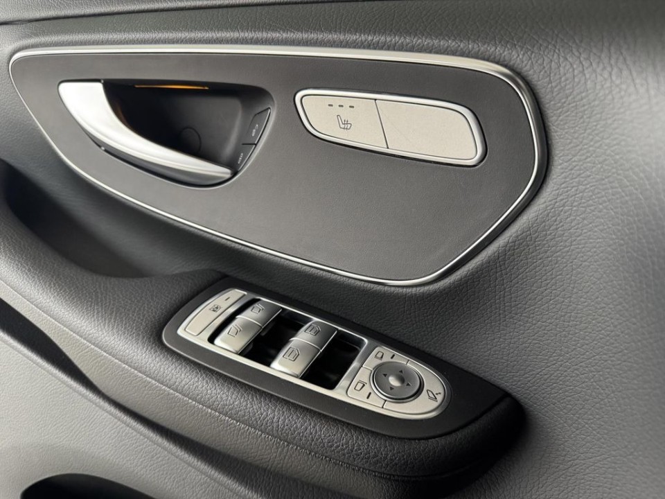 Mercedes-Benz V 300d 4MATIC Long AMG Line - foto 28