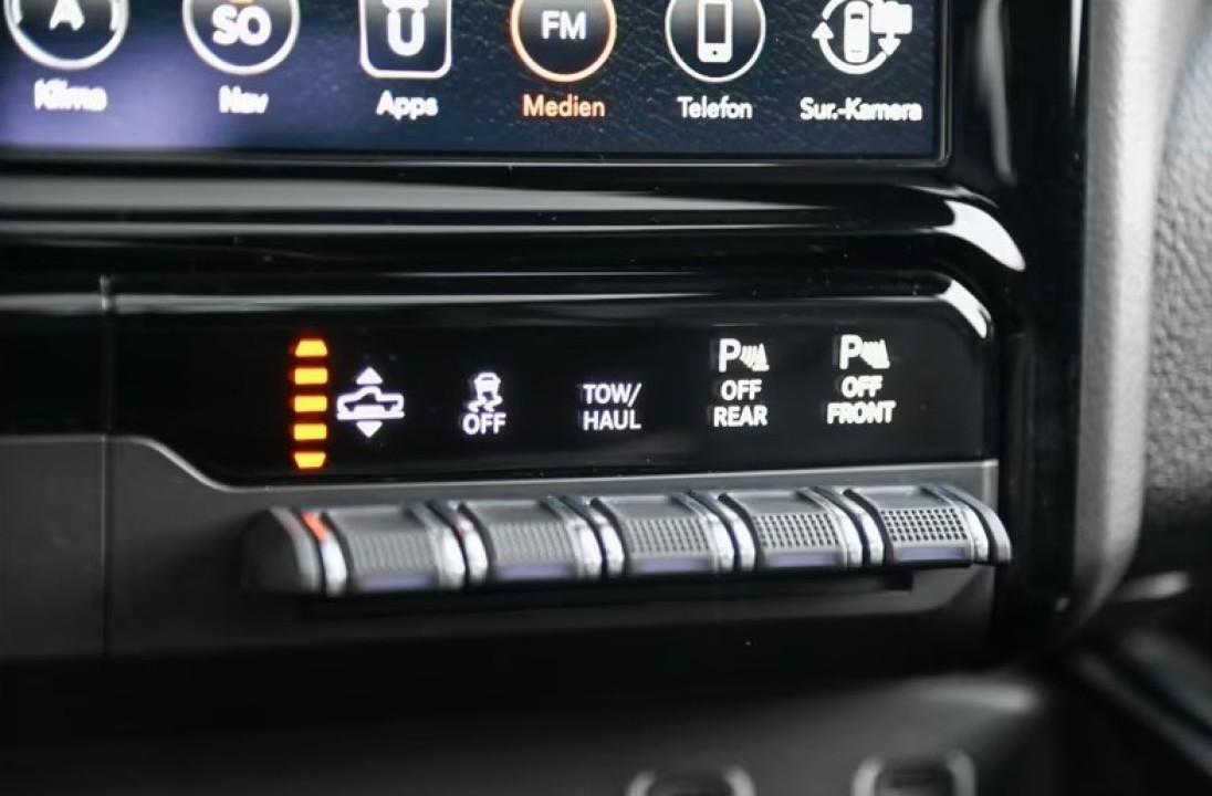 Dodge RAM 1500 Laramie - foto 23