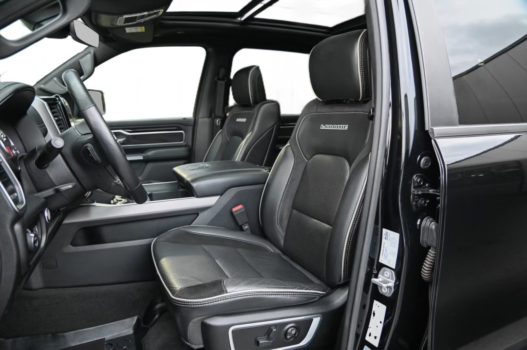 Dodge RAM 1500 Laramie - foto 17