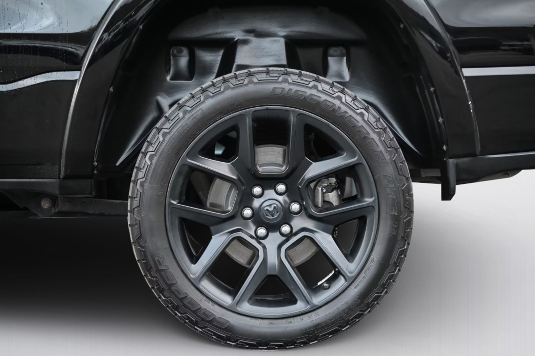 Dodge RAM 1500 Laramie - foto 47