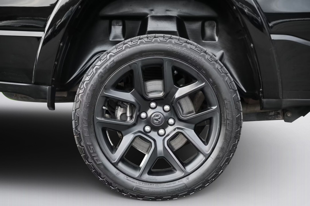 Dodge RAM 1500 Laramie - foto 46