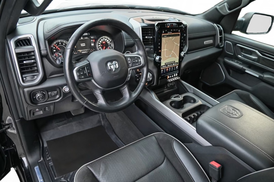 Dodge RAM 1500 Laramie - foto 15