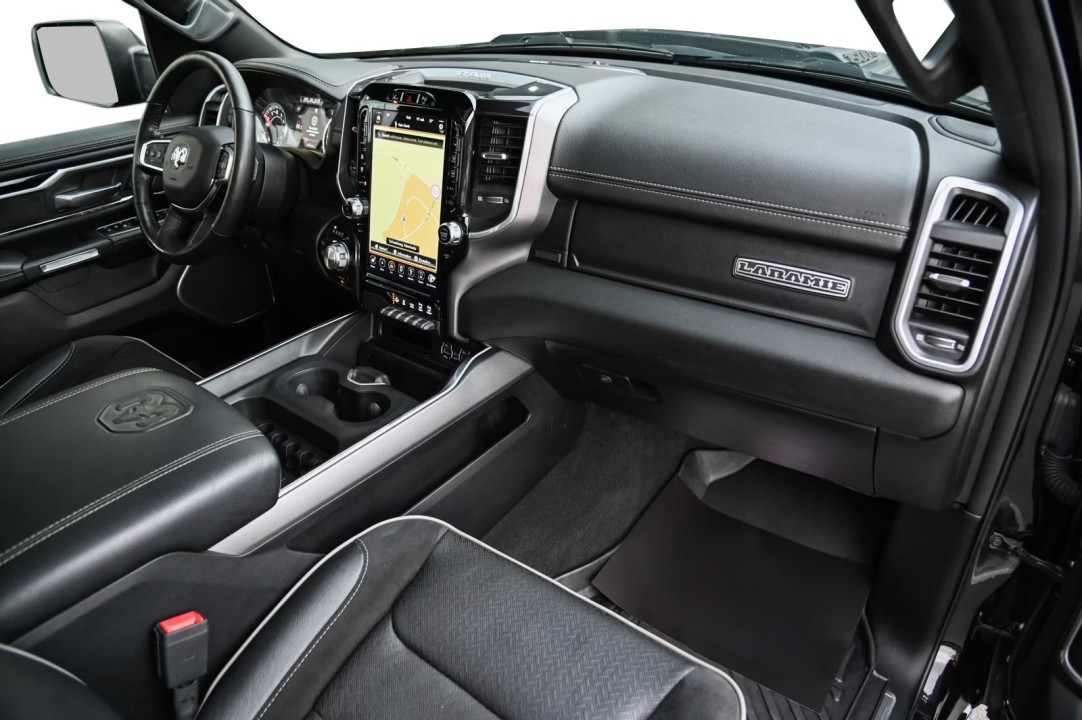 Dodge RAM 1500 Laramie - foto 16