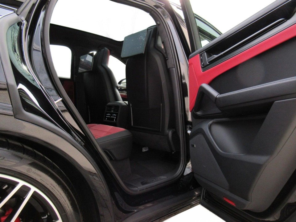 Porsche Cayenne Coupe GTS - foto 14