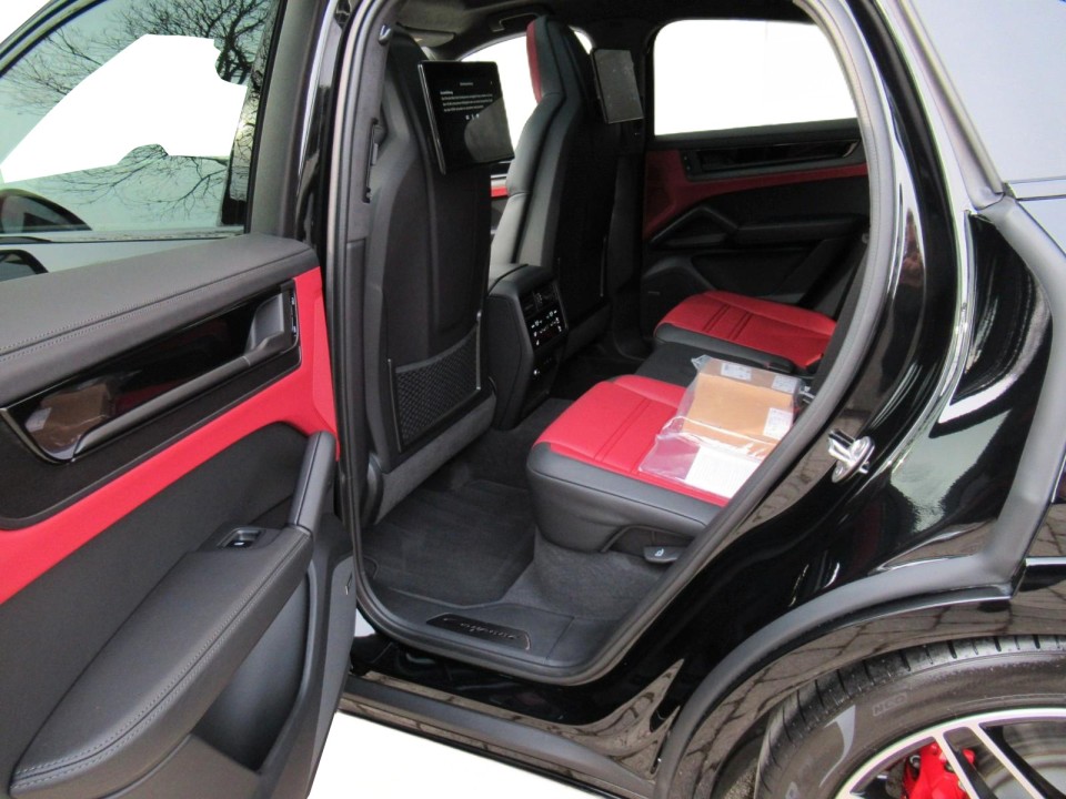 Porsche Cayenne Coupe GTS - foto 13