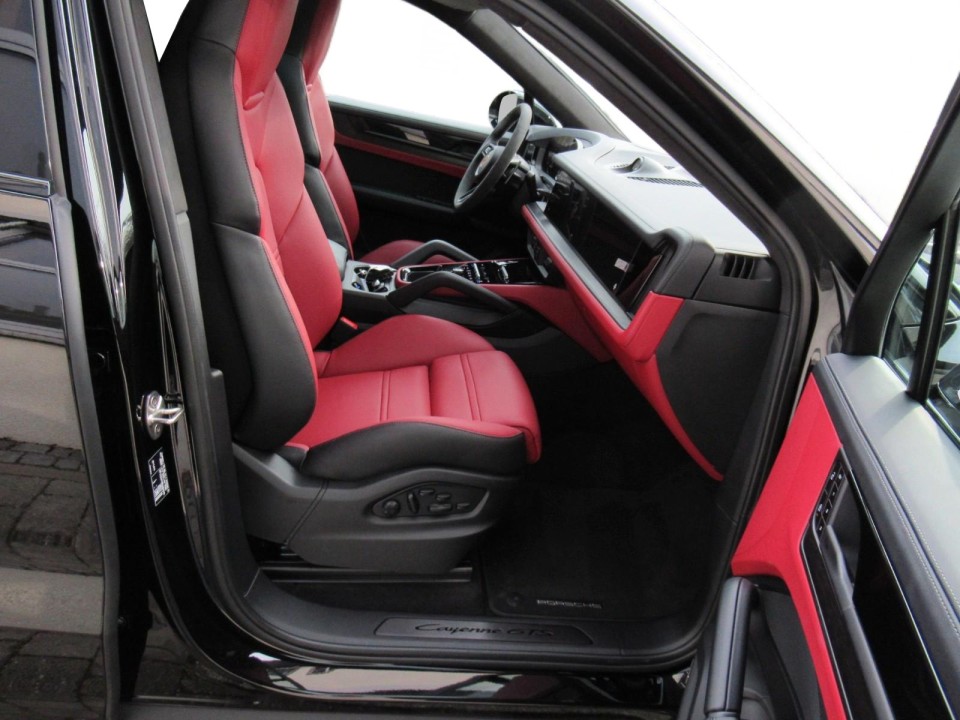 Porsche Cayenne Coupe GTS - foto 15