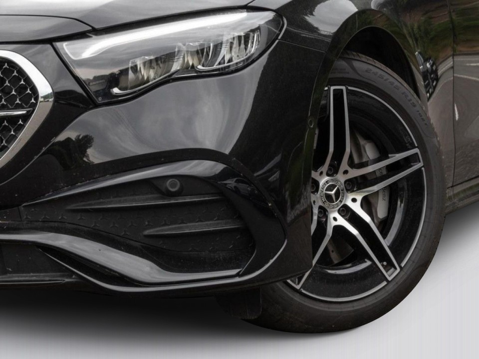 Mercedes-Benz E 200 4MATIC AMG - foto 24