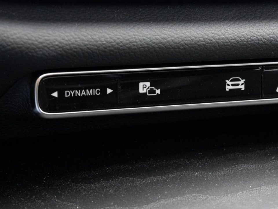 Mercedes-Benz E 200 4MATIC AMG - foto 13