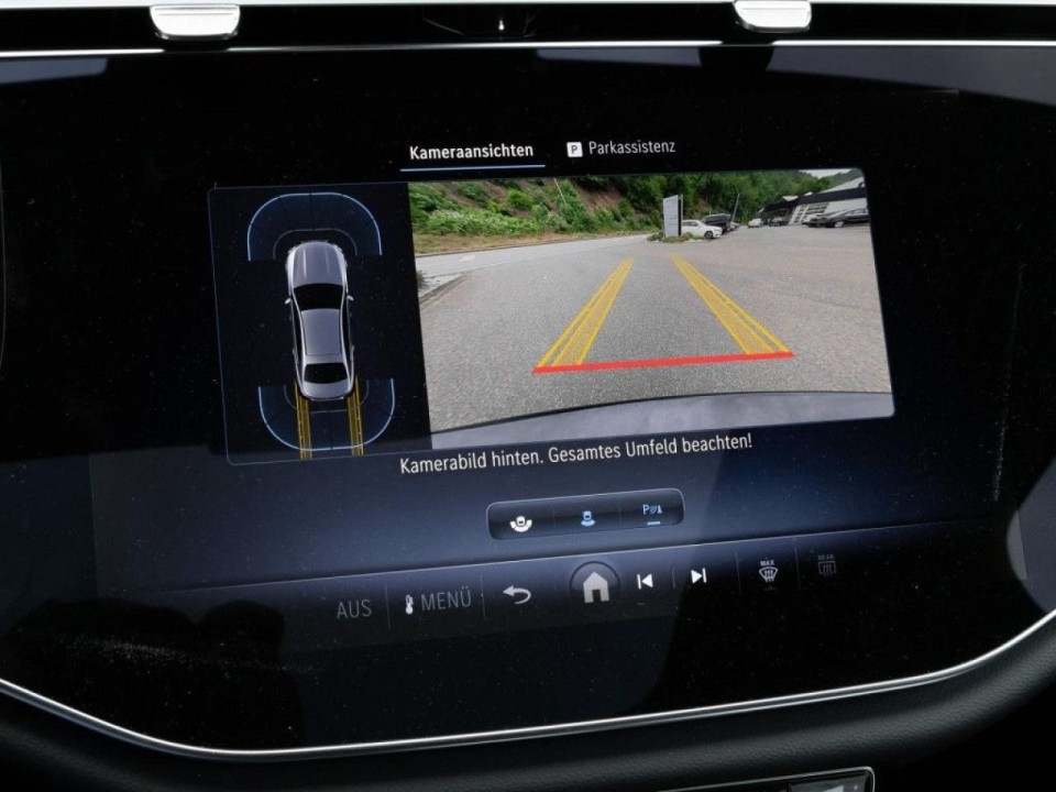 Mercedes-Benz E 200 4MATIC AMG - foto 18