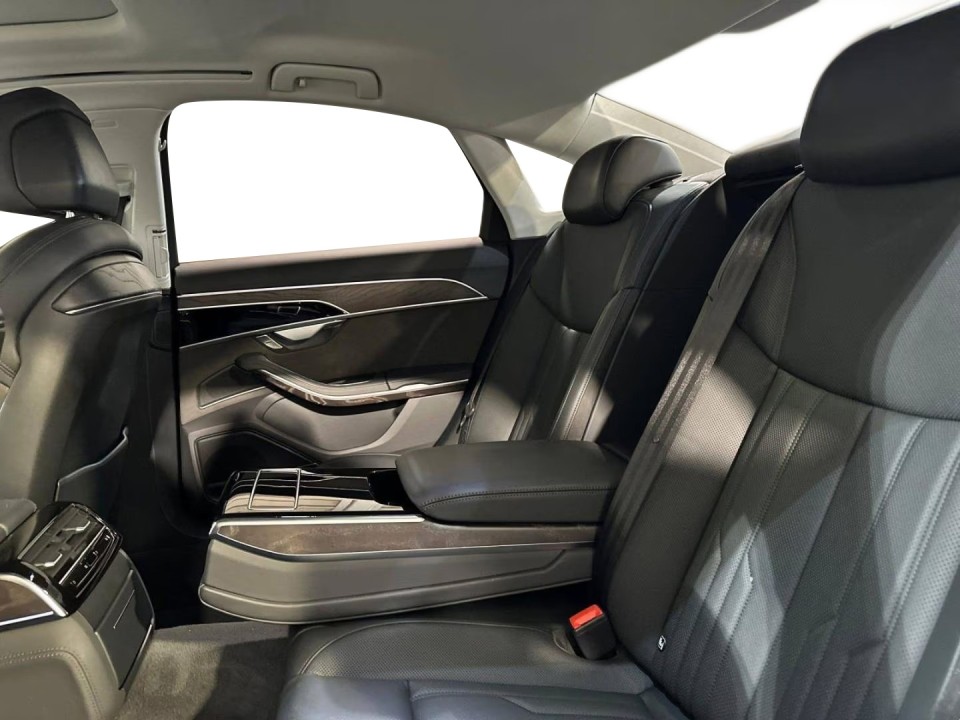 Audi A8 60 TFSIe quattro tiptronic - foto 11